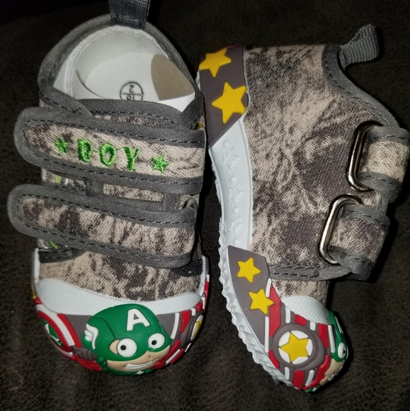 Chulis Double Strap Ruby Sneaker 4.5 - Picture 4 of 8